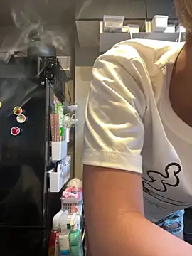 BADBITCHISAKI online show from March 4, 2:56 pm