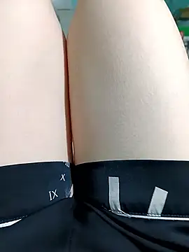 lylinhjim online show from January 19, 1:40 pm