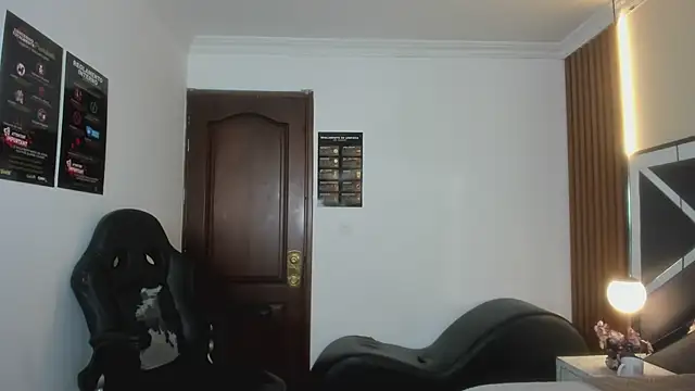 Ambarross  online show from April 21, 2:02 pm