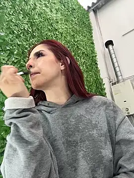 elodie rouge online show from March 28, 12:15 pm