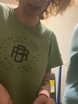 RavenEllieUniverse online show from February 17, 1:49 am