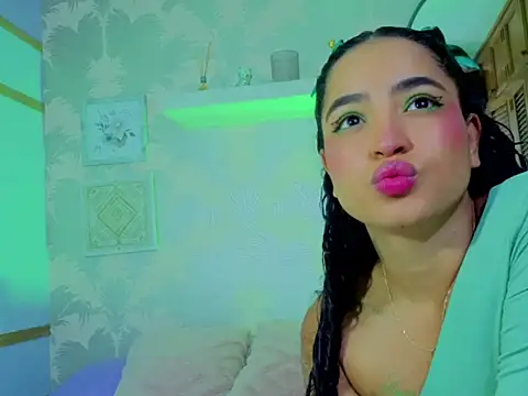 Emma Thompssonn online show from March 17, 12:09 pm