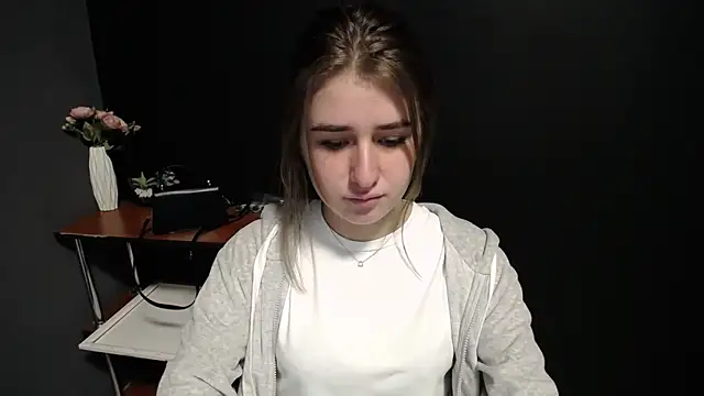 Sunny siren online show from March 27, 1:45 pm