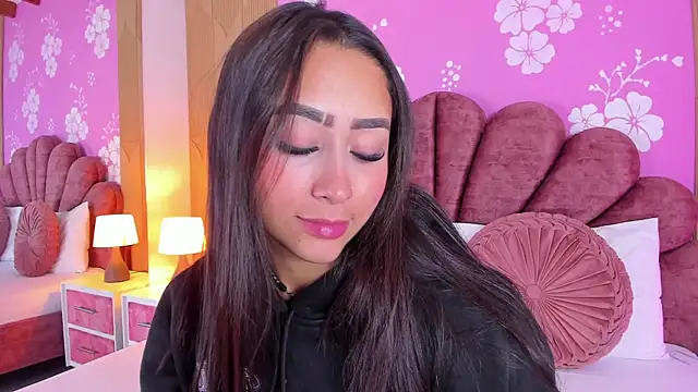 MadisonFox1 online show from February 18, 12:15 pm