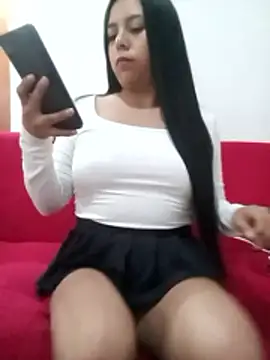 PetitteCorazon online show from March 3, 4:40 am