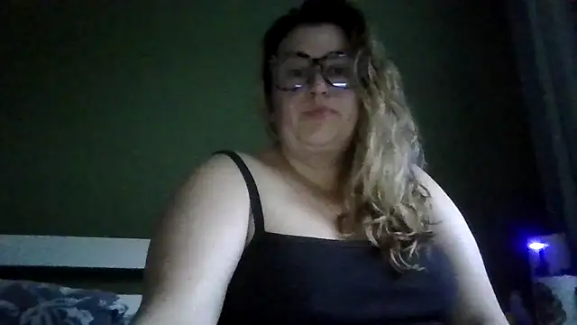 QueenCurvy Charley28 online show from June 16, 7:59 pm