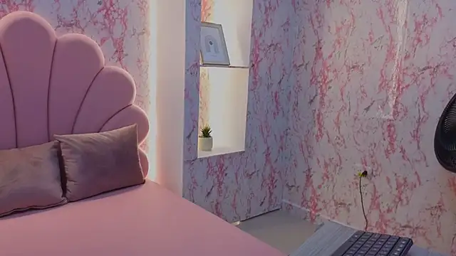 IssaSkinny online show from January 17, 11:29 am