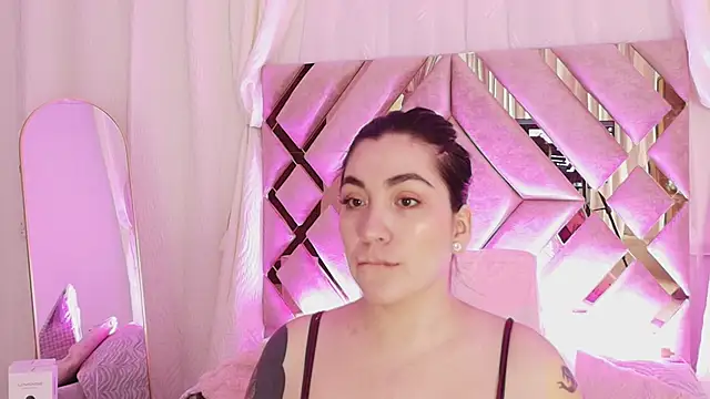 KathiaJenner online show from April 19, 10:37 am