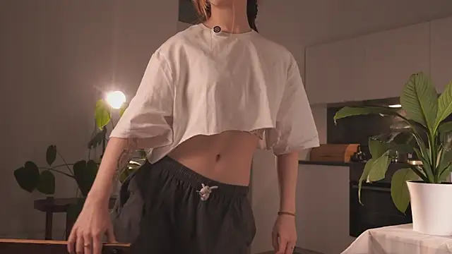 EleniRoeber online show from February 13, 4:52 pm