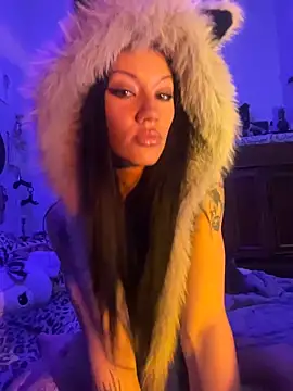 luxxlola online show from March 18, 7:57 am