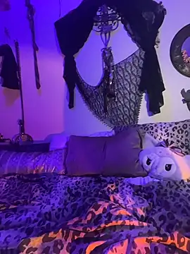 luxxlola online show from March 23, 8:09 am