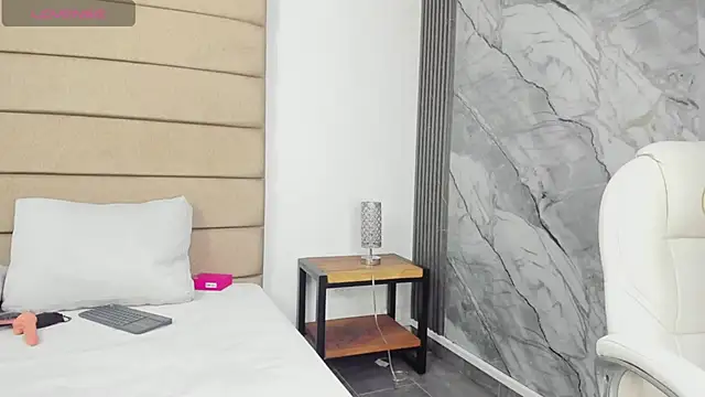 ely brown  online show from March 20, 5:56 am