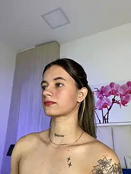 JuliaColemann online show from June 4, 2:43 pm