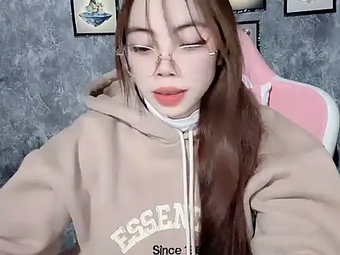 Suki 99 online show from February 1, 4:06 pm