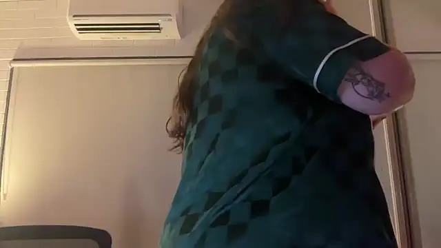 xopeachybaby online show from April 14, 11:21 am