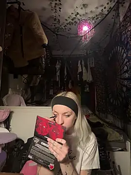 bambibabyy online show from February 11, 5:58 pm