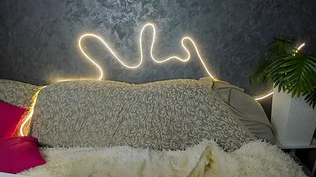 Dream Olivia online show from April 14, 2:33 am