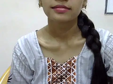 Kulsum S online show from May 4, 11:03 am