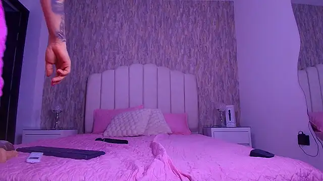 isa anderson online show from March 17, 12:09 pm