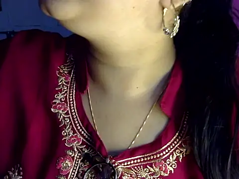 Cute Aliyaa online show from July 27, 1:52 pm