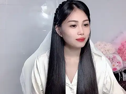 Thuy79 online show from March 9, 5:05 pm