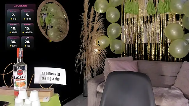 Isa cortes  online show from March 17, 3:05 pm