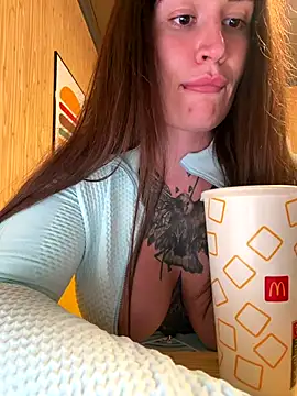 TattooGirlAlia online show from November 4, 7:30 pm