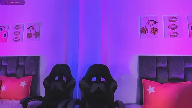 Isabella Moon9 online show from April 19, 6:10 pm