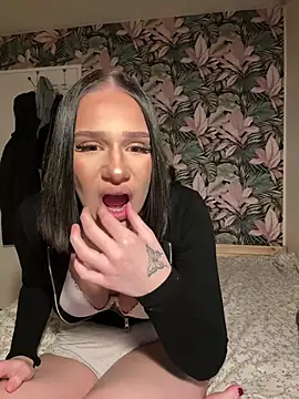 leannabbyy online show from February 7, 10:35 pm