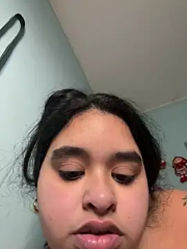 Aloyenita online show from February 19, 7:13 pm