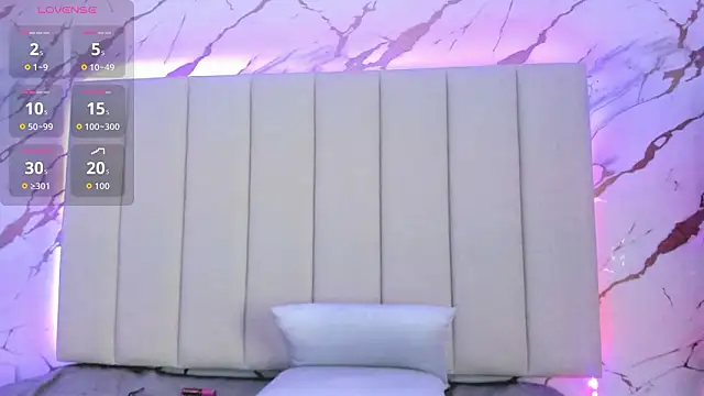 mia serena  online show from March 4, 8:59 pm