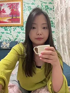 BIGBABYYEYE online show from March 23, 1:50 pm