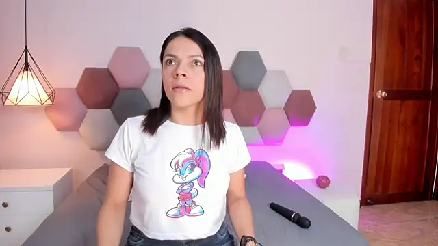 AnnaBroooks online show from March 30, 11:59 pm