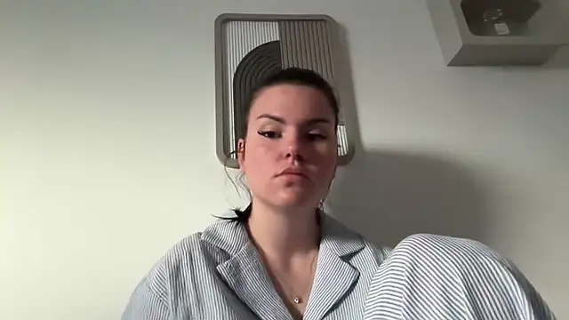 kiaraaaa75 online show from April 20, 6:22 pm