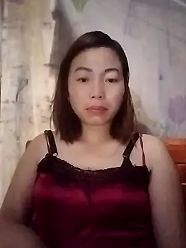 Ella-aa online show from April 15, 9:15 pm