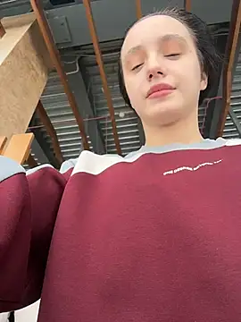 MiaTee online show from February 8, 4:27 am