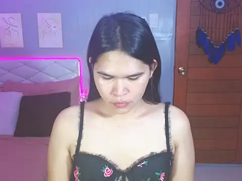 alianabrooks online show from February 8, 4:00 pm