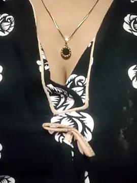 PARI51 online show from April 5, 8:30 pm