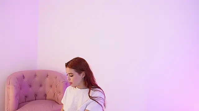 liorah wolf online show from April 19, 7:38 pm