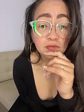 alisbloom online show from February 19, 6:40 pm