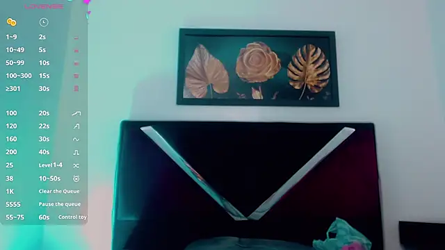 Adriana Rodriguez  online show from February 13, 2:46 am