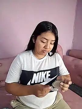 Noa Baker online show from April 17, 12:29 pm