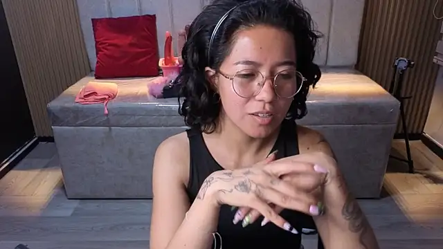 Lynn turner online show from May 28, 2:04 pm