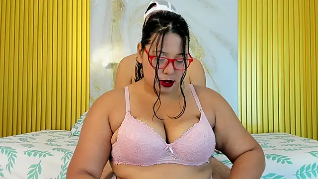 DeepandCurvy online show from March 10, 11:58 am