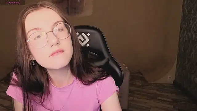 VixenLight online show from February 18, 2:43 am