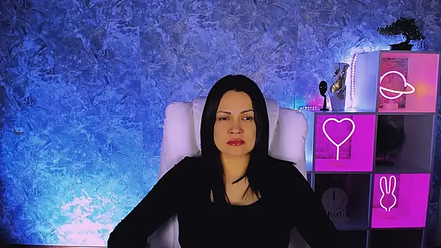 karolina robinson online show from March 4, 12:01 pm