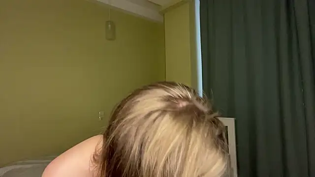 EarthaStinett online show from April 13, 1:23 pm