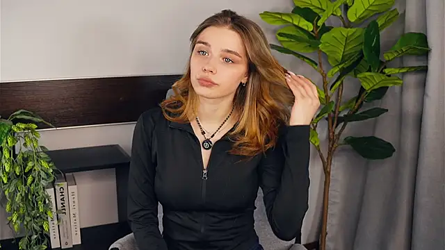 EarthaStinett online show from February 2, 9:41 am