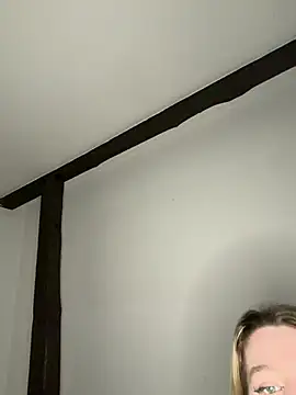 Zoey  08 online show from March 3, 9:10 pm