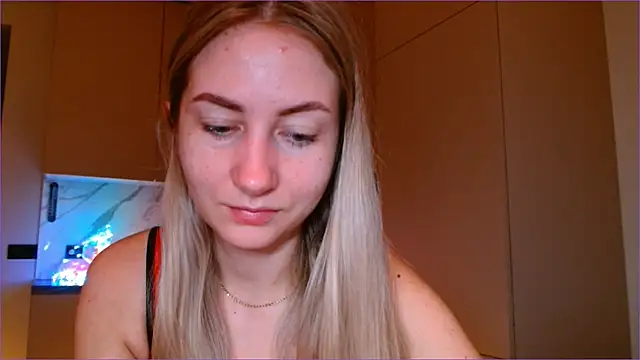 BluueSilk online show from December 23, 6:39 am